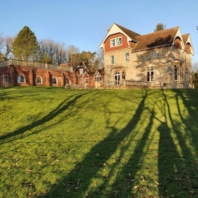Вилла Country Manor House With Indoor Pool And Hot Tub Рочестер Экстерьер фото