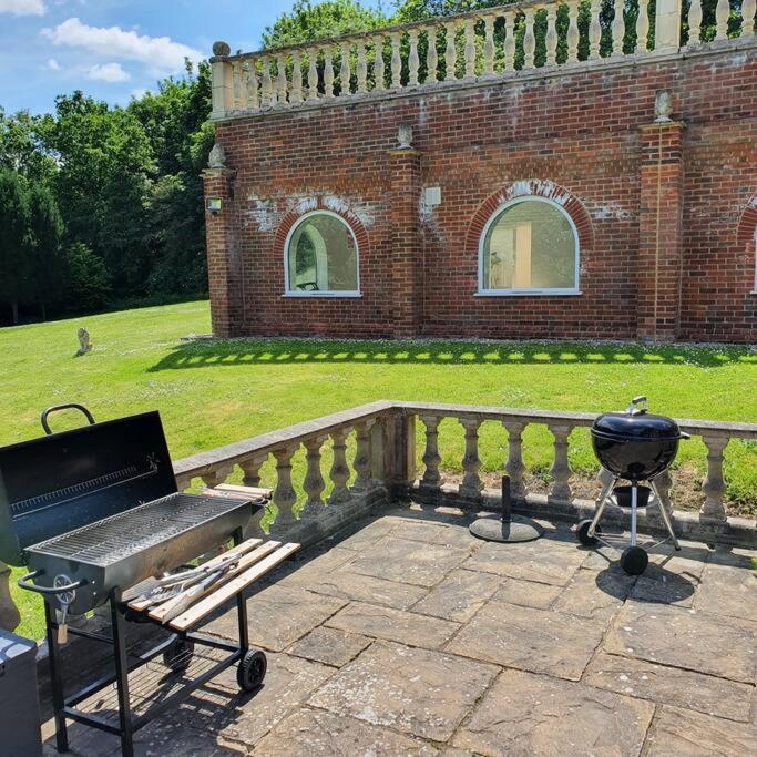 Вилла Country Manor House With Indoor Pool And Hot Tub Рочестер Экстерьер фото